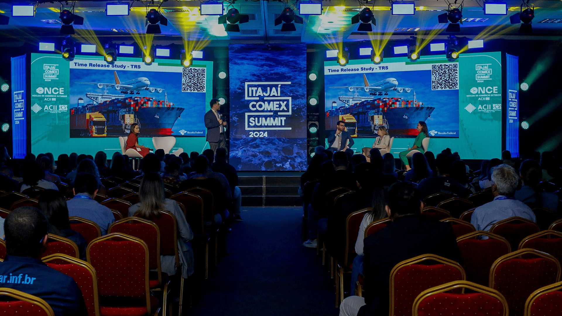 Painel no Itajaí Comex Summit 2024